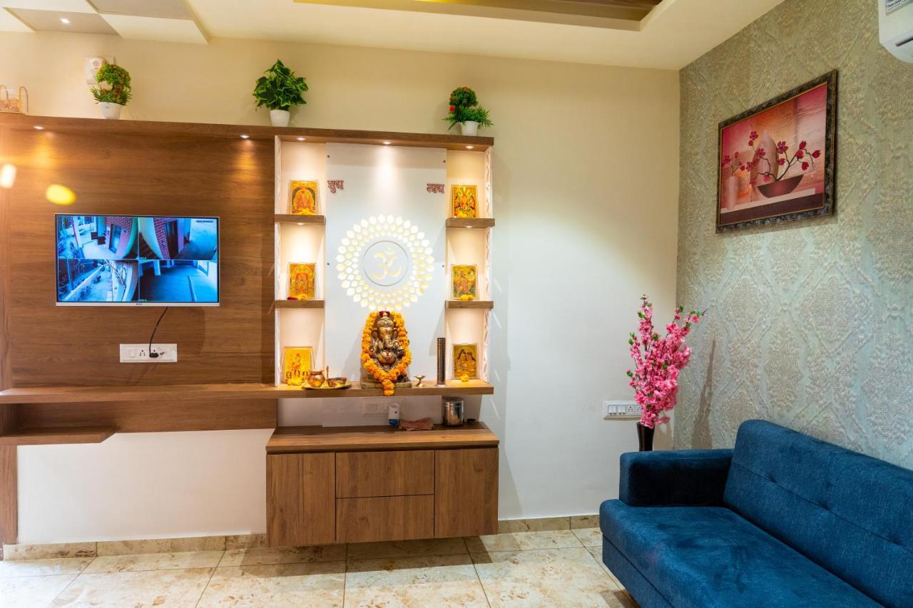 Hotel Lee Grand Ānand エクステリア 写真